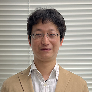 平山 英伸特命助手
